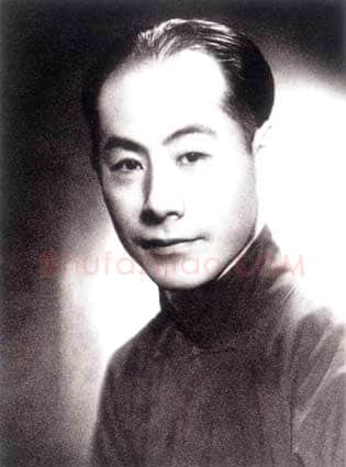张伯驹《行书对联》124cm×28cm×2