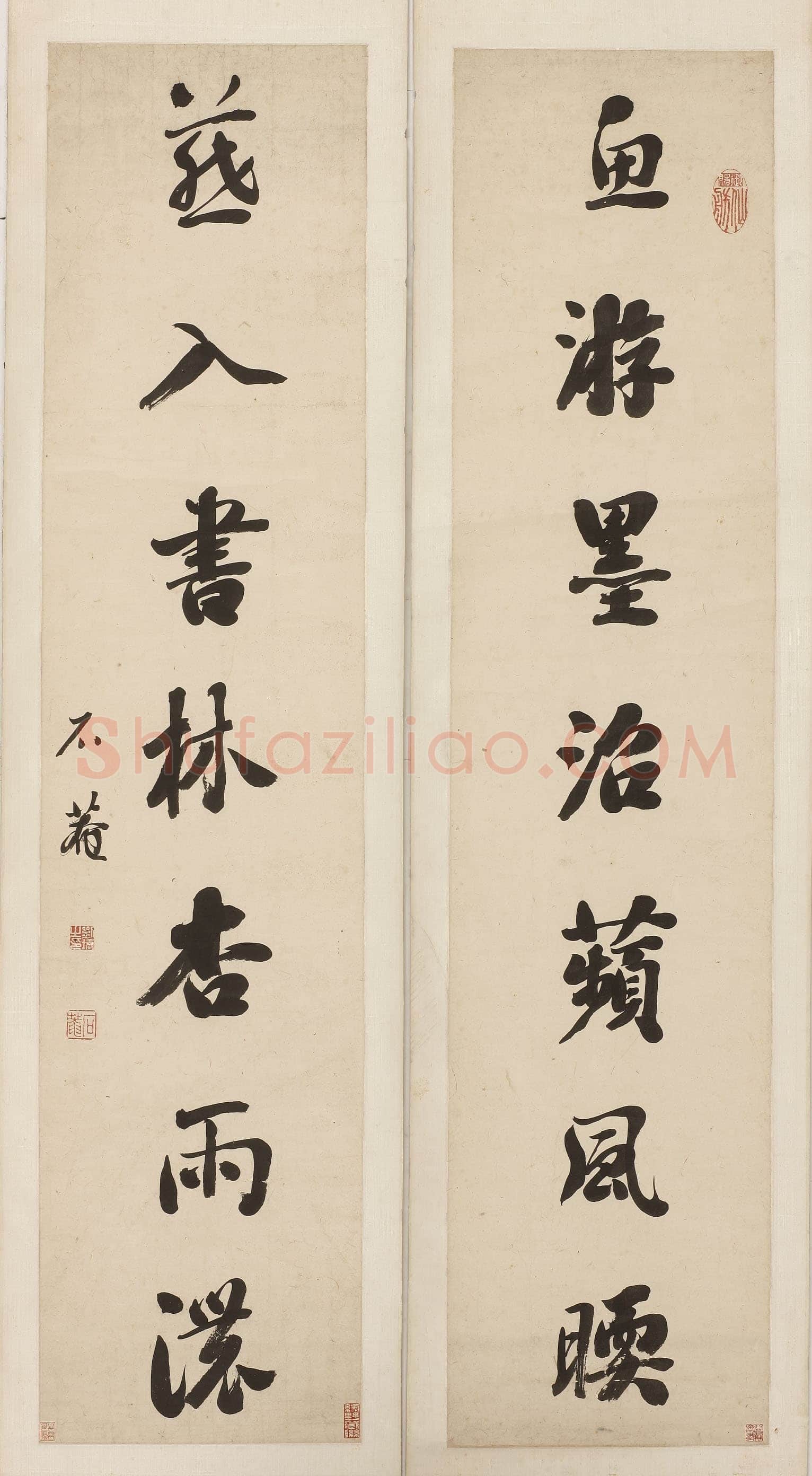 刘墉《行书鱼游燕入七言联》162×33cm×2 无锡博物院藏