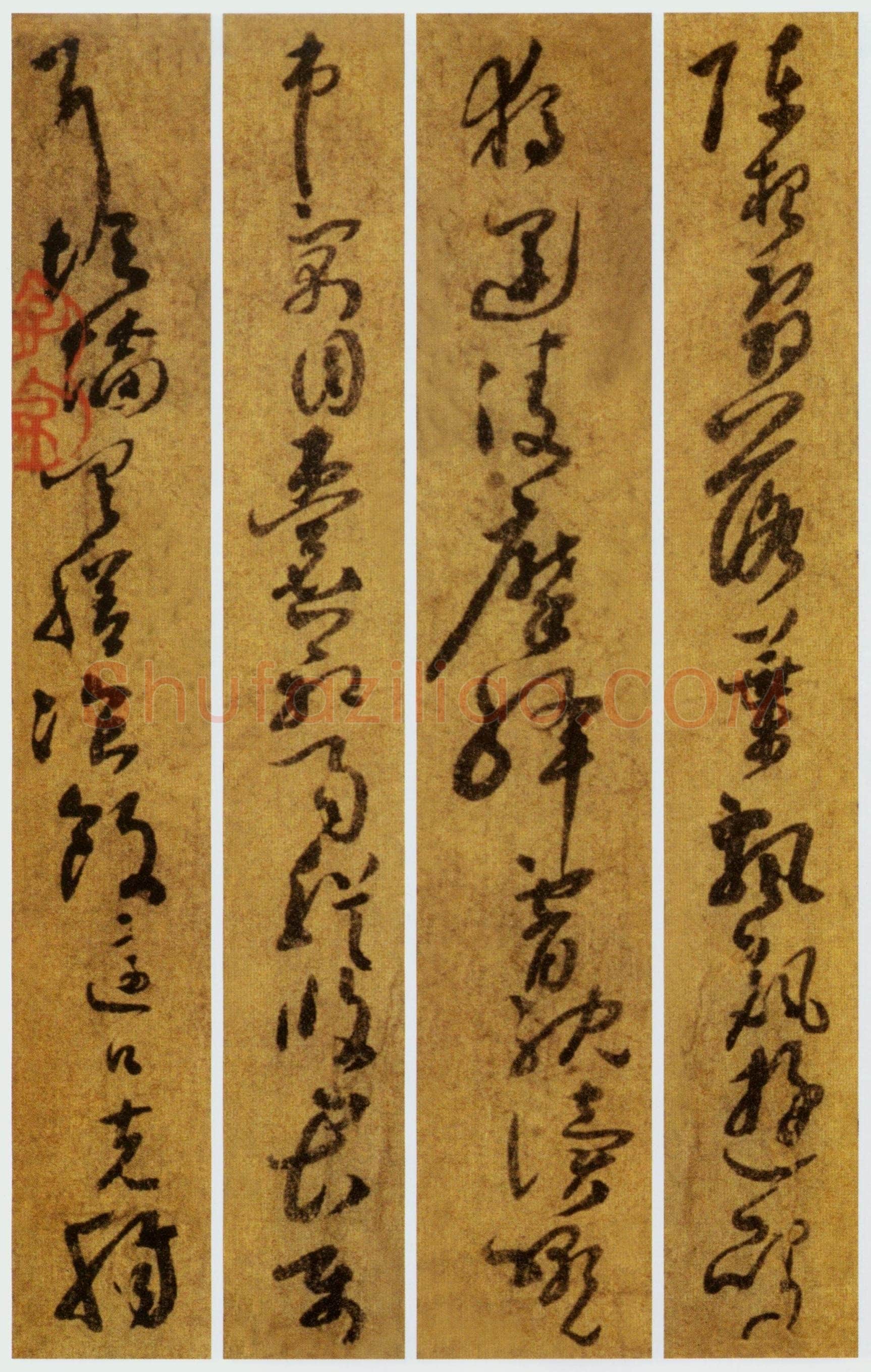 孙过庭《草书千字文第五本卷》白麻纸本 包首锦为宋紫钤鸾鹊谱缂丝 25.7×82.5厘米 辽宁省博物馆藏