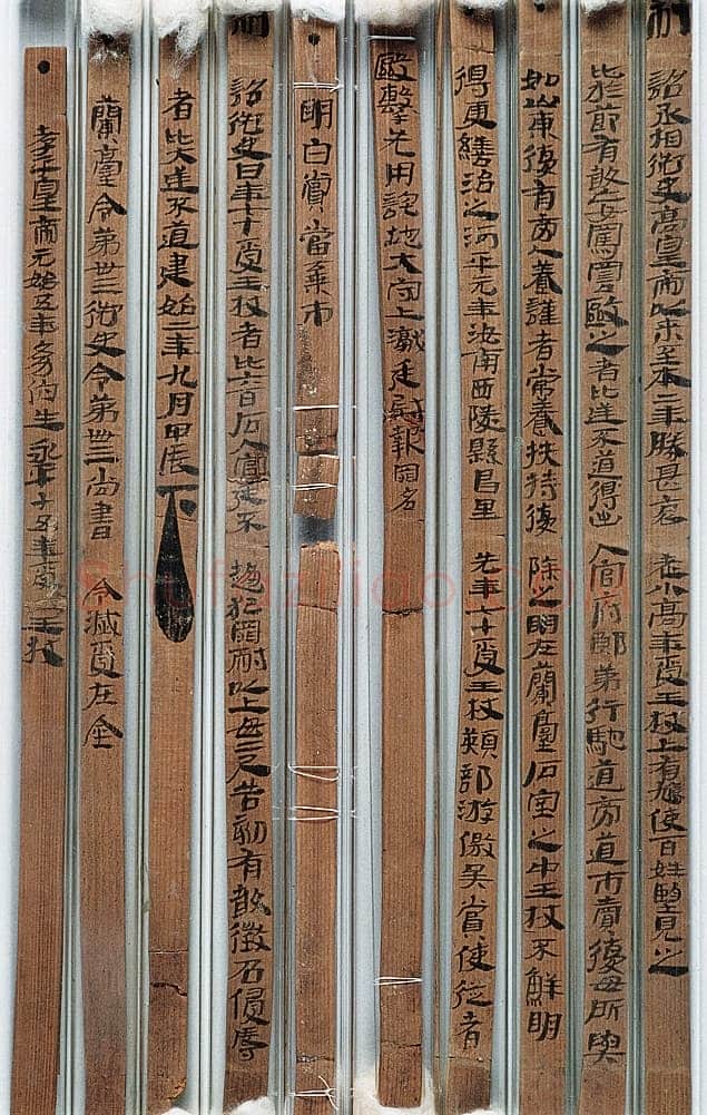 武威汉简汉墨迹作品欣赏,摘自秦汉武威汉简
