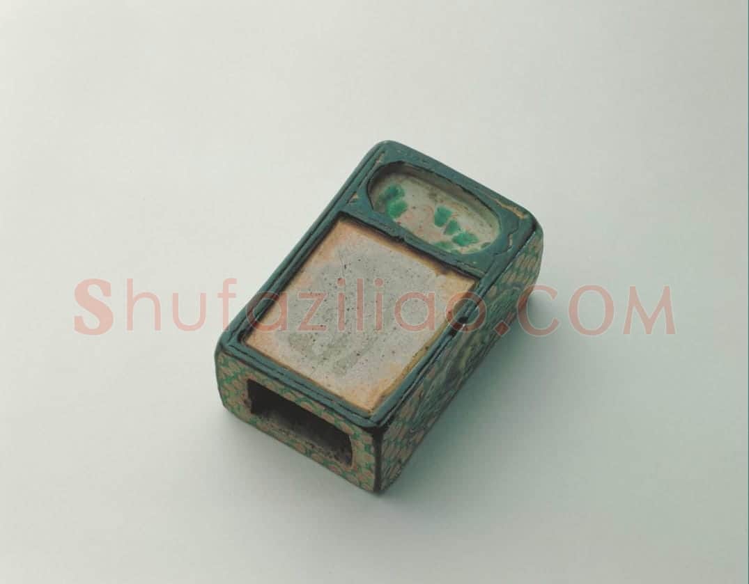 五彩瓷暖砚 | 故宫文房用品藏品